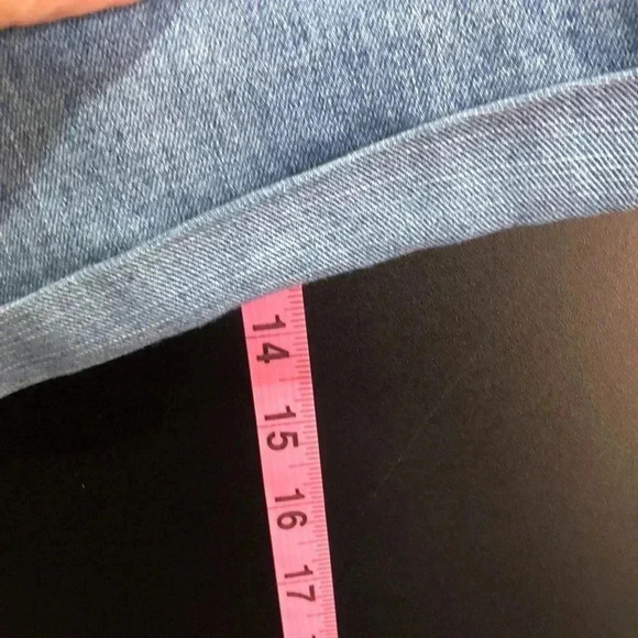 Old Navy High Rise, Cuffed, 4 pocket,belt loop denim shorts - Picture 5 of 7